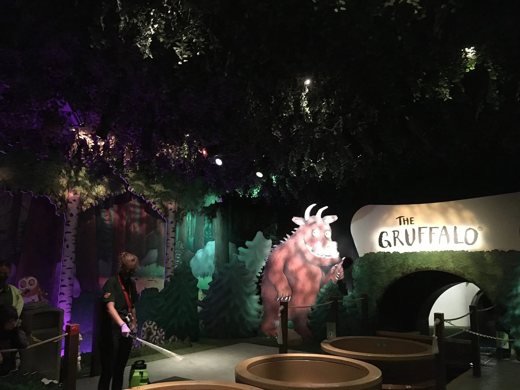 The entrance to The Gruffalo River Ride Adventure at Chessington, a model of the Gruffalo beside a tunnel under a sign reading The Gruffalo